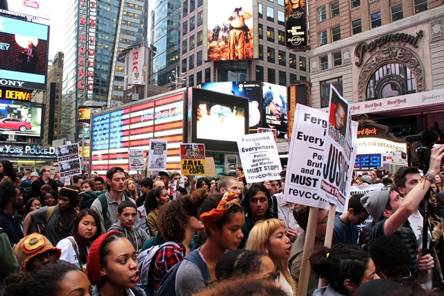 ABD'de Ferguson protestoları sürüyor